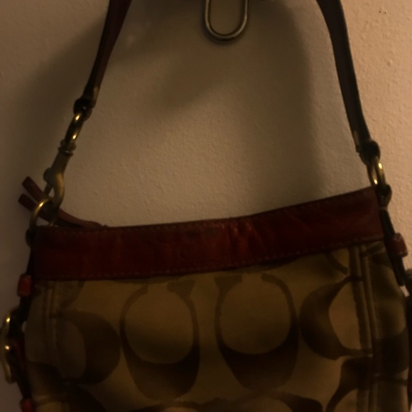 Coach - Picture 2 of 5